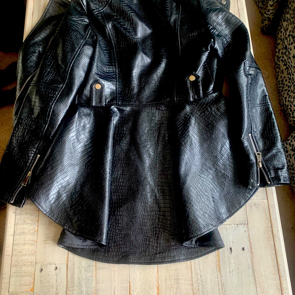 Tailored azalea wang black jacket lots of detail in the design l